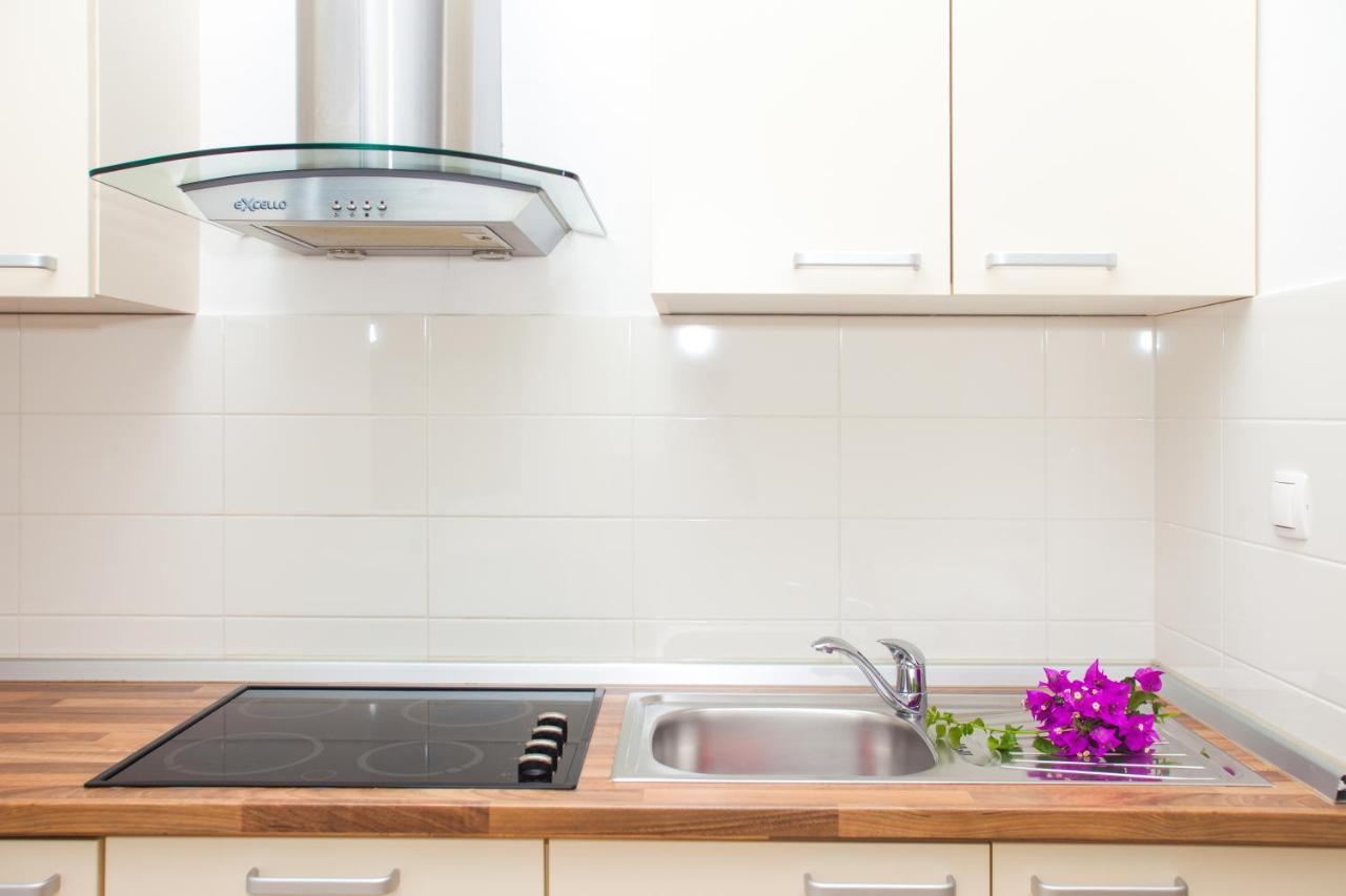 Alpeza Apartments Бол Екстериор снимка