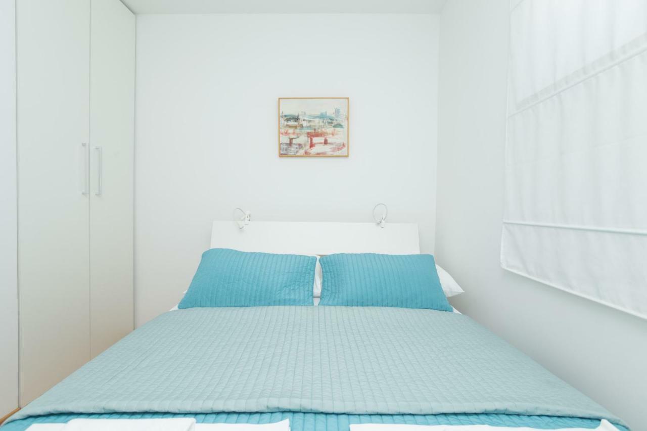 Alpeza Apartments Бол Стая снимка