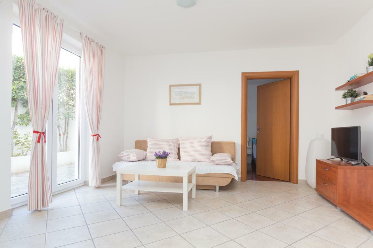 Alpeza Apartments Бол Стая снимка