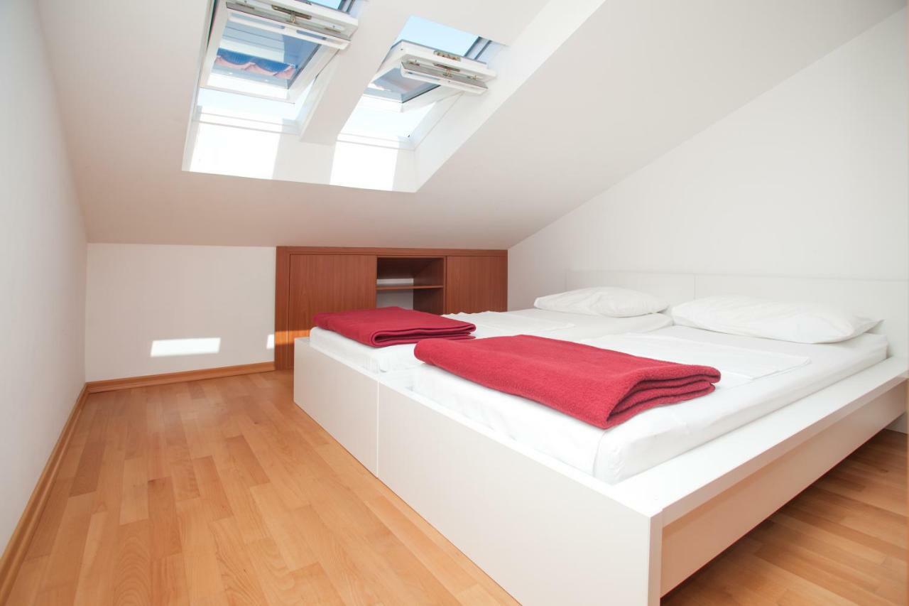 Alpeza Apartments Бол Екстериор снимка